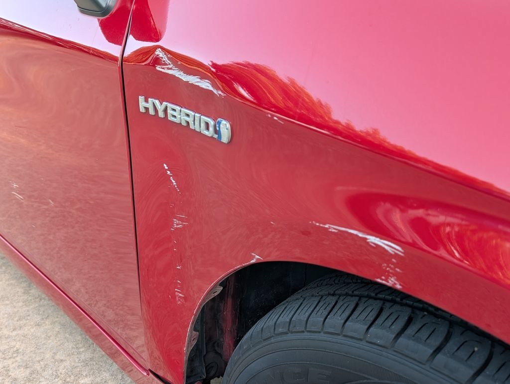 Used 2015  Toyota Four image 32