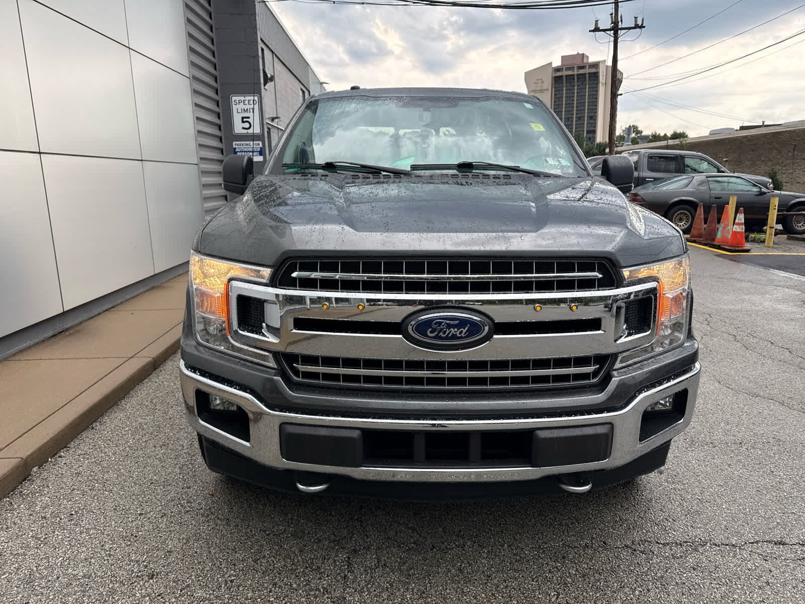 Used 2018 Magnetic Metallic Ford XLT image 2