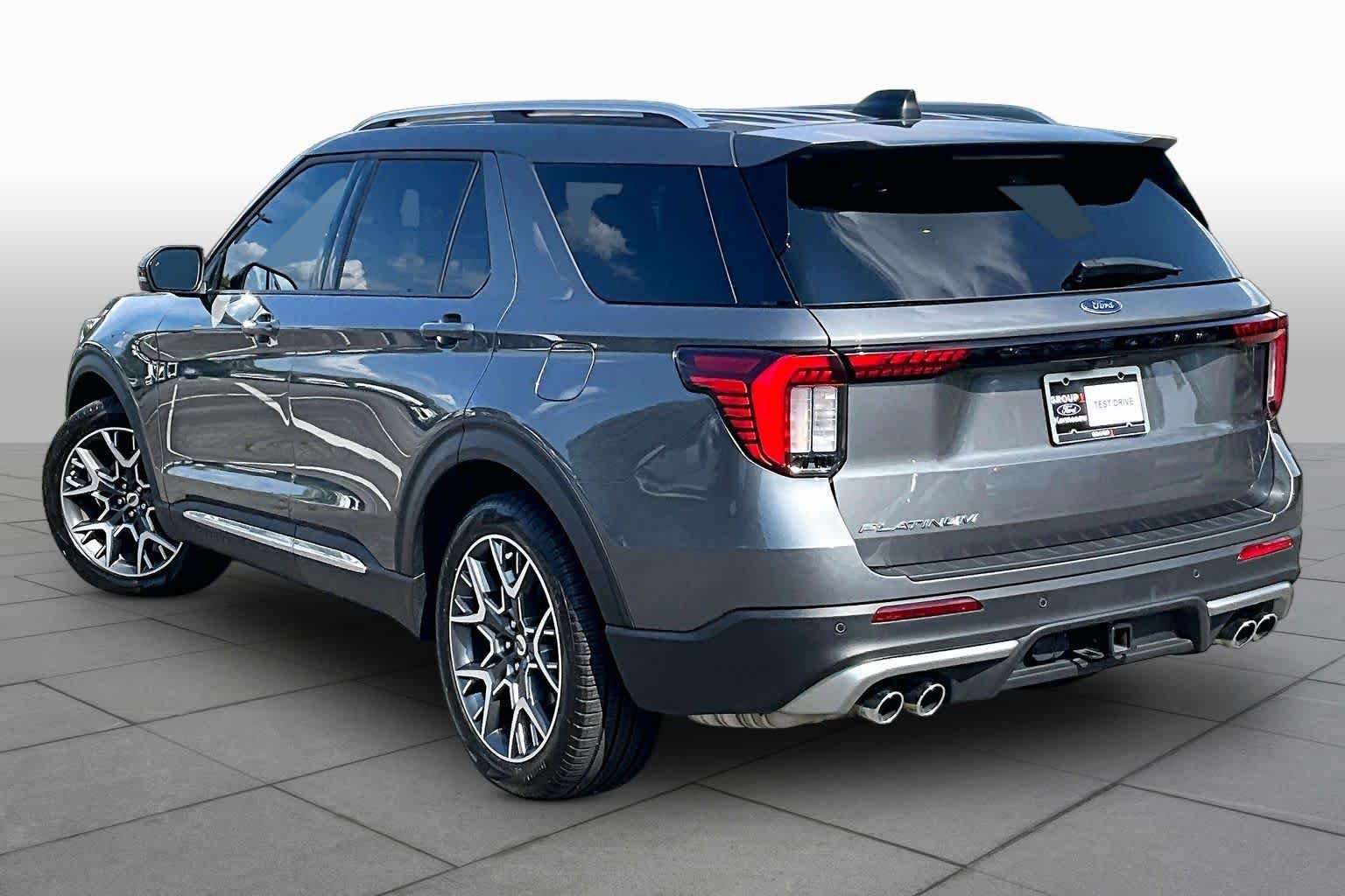 Used 2025 Carbonized Gray Metallic Ford Platinum image 12