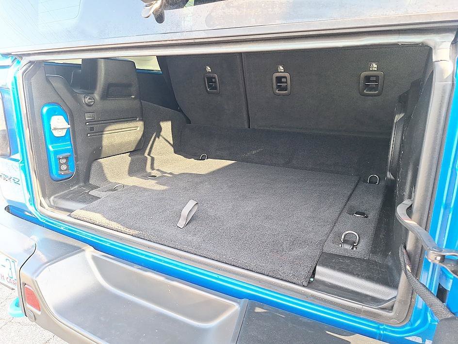 Used 2021 Hydro Blue Pearlcoat Jeep Unlimited Rubicon image 23
