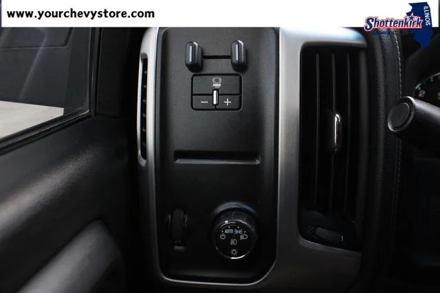 Used 2017 Silver GMC SLE image 21