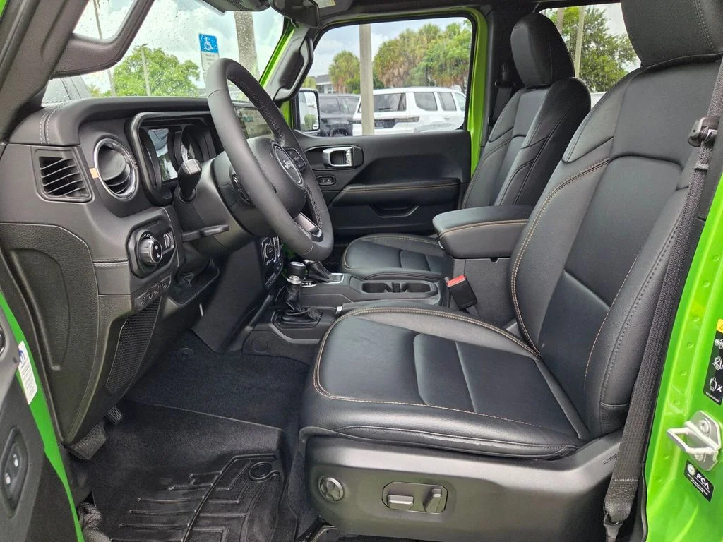Certified Used 2025 Green Jeep High Tide image 14
