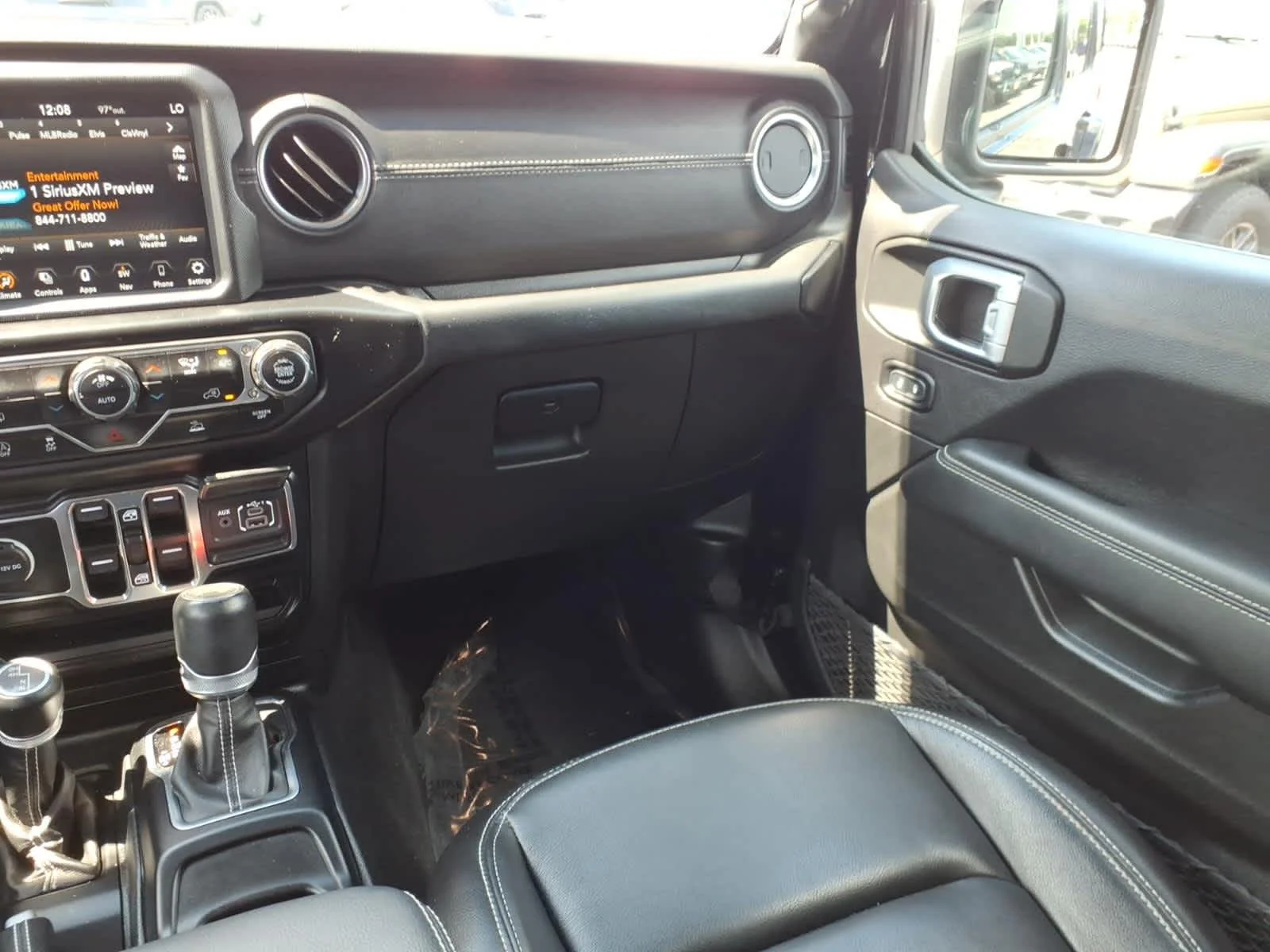 Certified Used 2022 Black Clearcoat Jeep Unlimited Sahara image 16