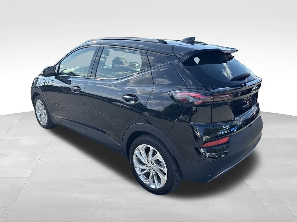 Used 2023 Black Metallic Chevrolet LT image 3