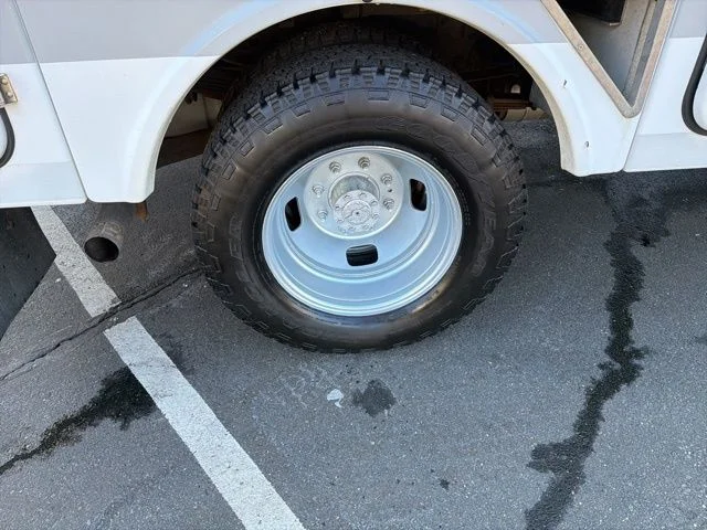 Used 2008 White Ford  image 22