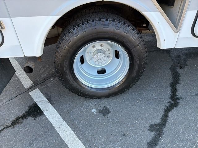 Used 2008 White Ford  image 22