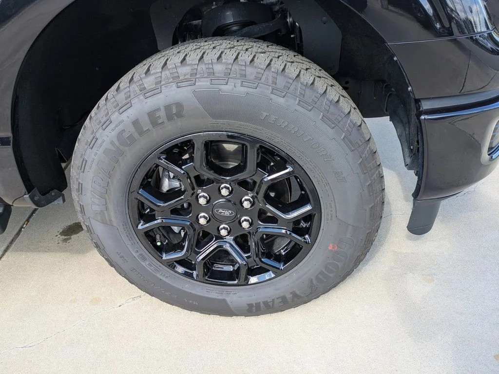 New 2026 Agate Black Metallic Ford XLT image 10