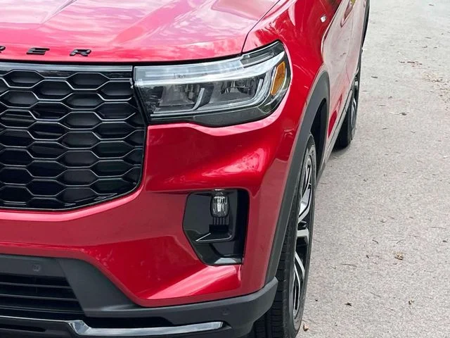 New 2026 Rapid Red Metallic Tinted Clearcoat Ford ST-Line image 9
