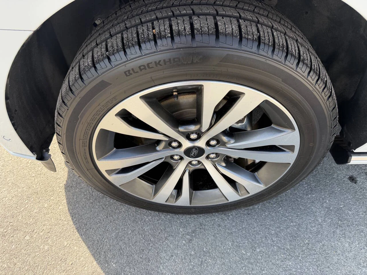 Used 2021 Off White Ford Platinum 4x4 4dr SUV image 21