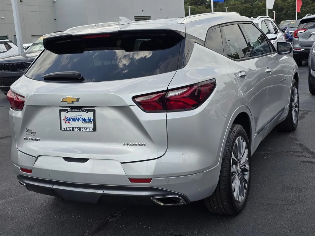 Used 2021 SILVER ICE METALLIC Chevrolet Premier image 7