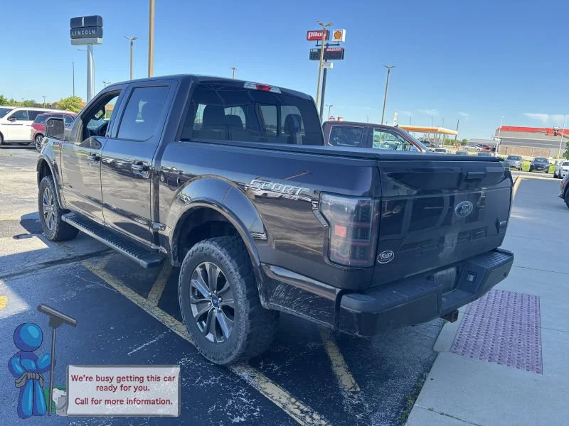 Used 2018 Magma Red Metallic Ford XLT image 3
