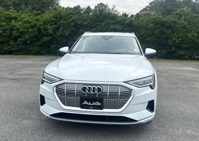 Used 2019 White Audi Prestige image 2
