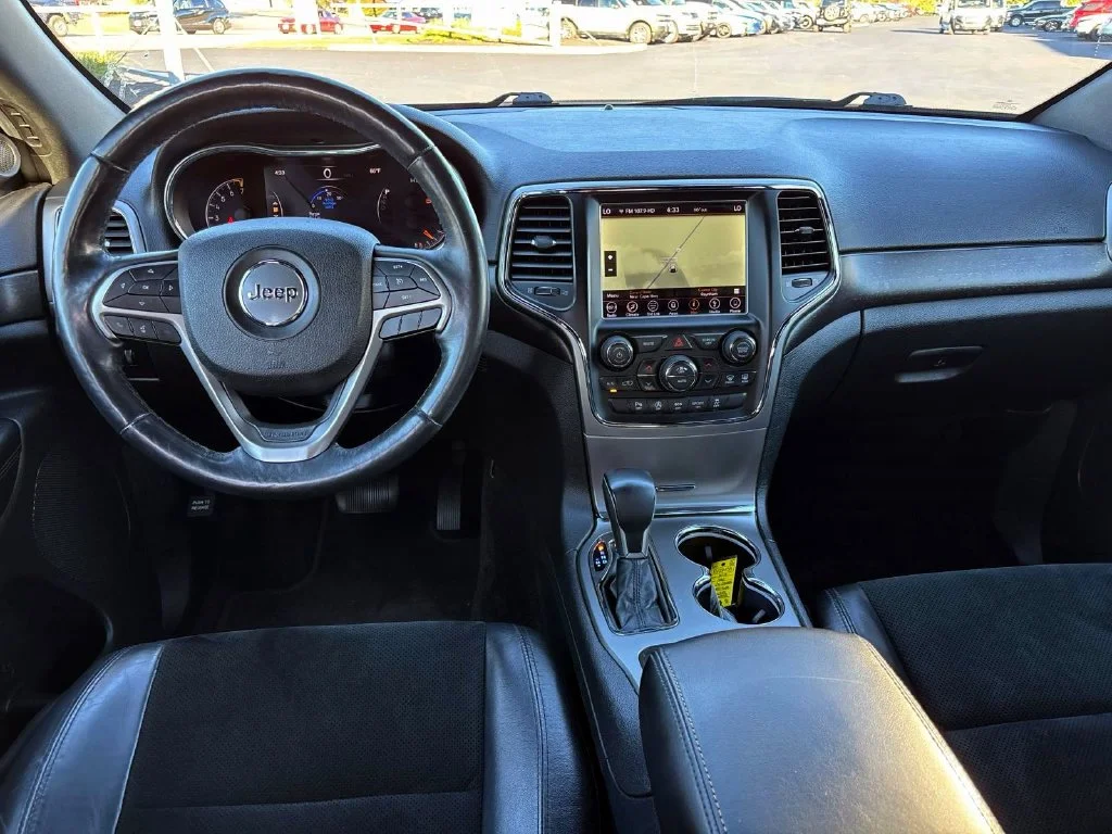 Used 2018 Bright White Clearcoat Jeep Altitude image 11