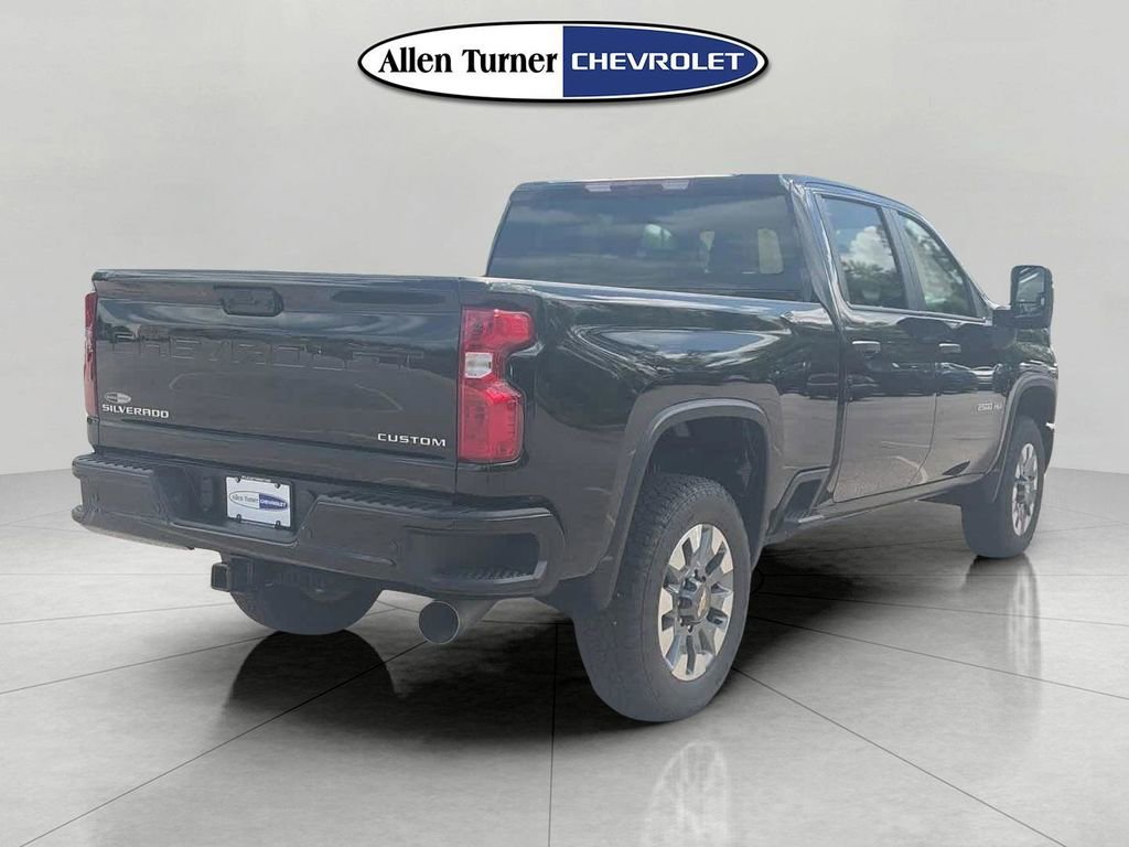 2026 Chevrolet Silverado 2500 HD Custom - Photo 4