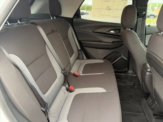 Used 2025 Summit White Chevrolet LT image 15