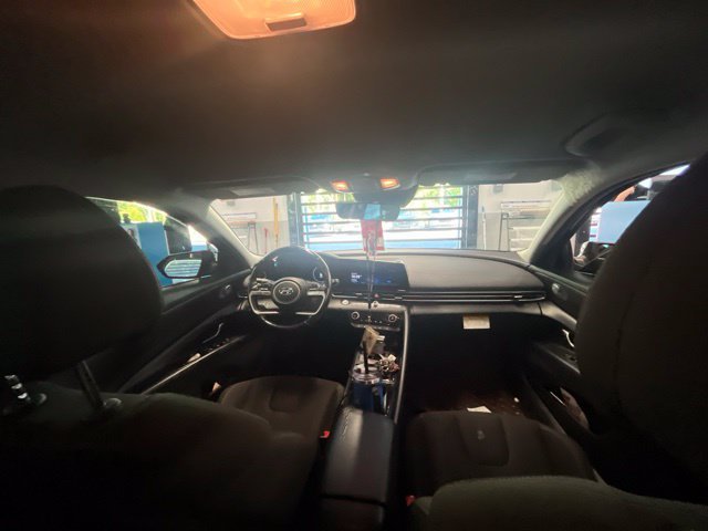 Used 2023 Phantom Black Hyundai SEL image 9