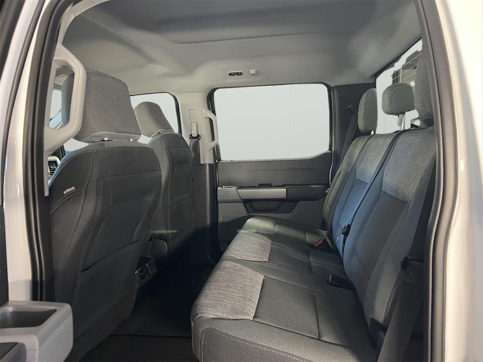 New 2026 Oxford White Ford F-350® XLT image 19