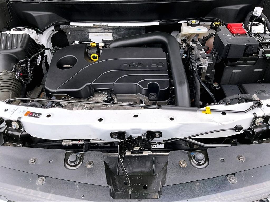 Used 2025 White Chevrolet LT image 28