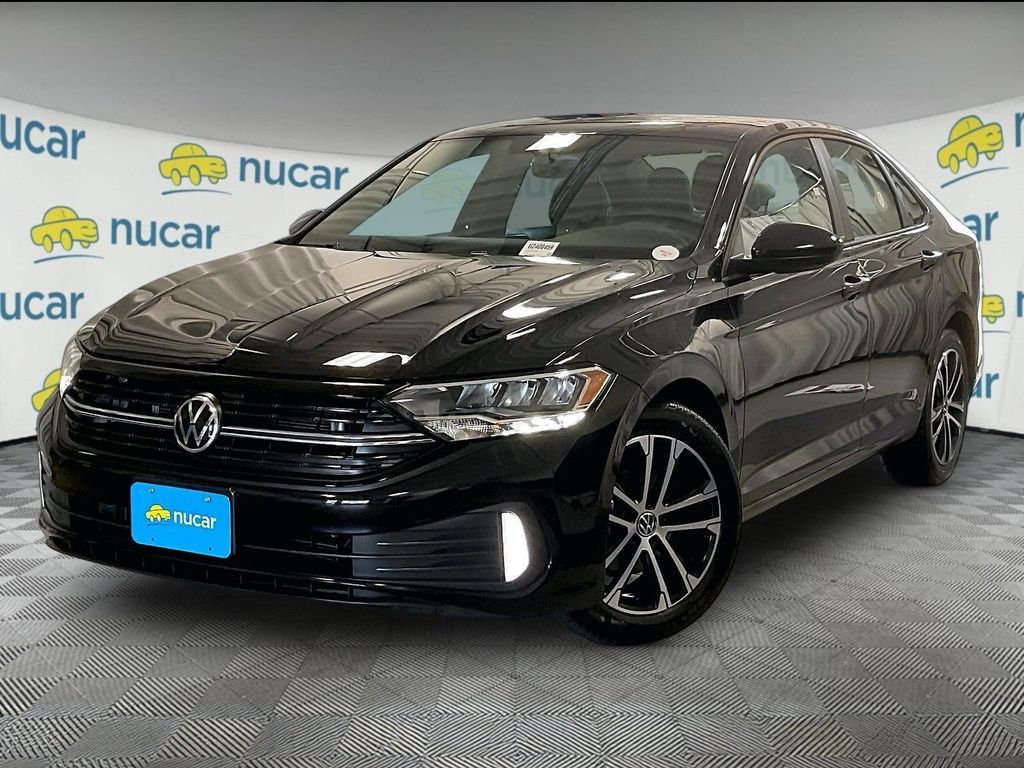 Used 2023 Black Volkswagen 1.5T Sport image 3