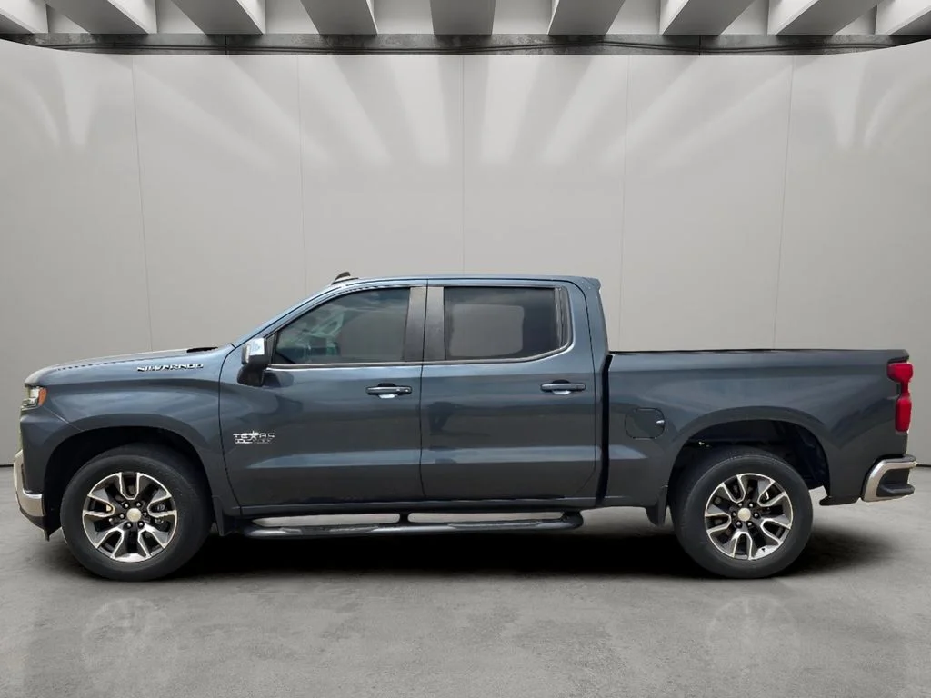 Used 2020 Shadow Gray Metallic Chevrolet LT image 2