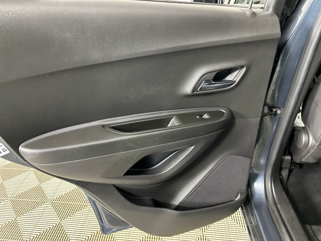 Used 2022 Gray Chevrolet LT image 16
