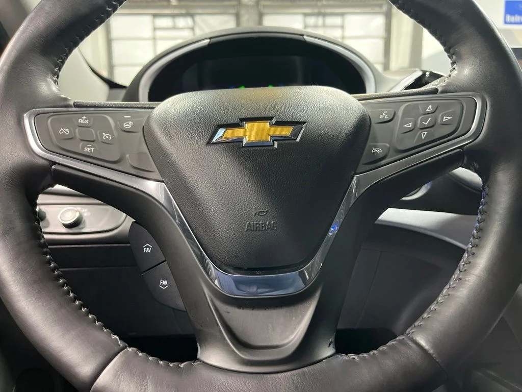 Used 2018 Steel Metallic Chevrolet LT image 17