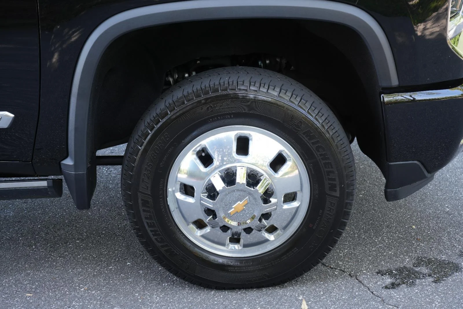 Used 2024 Black Chevrolet High Country DRW image 44