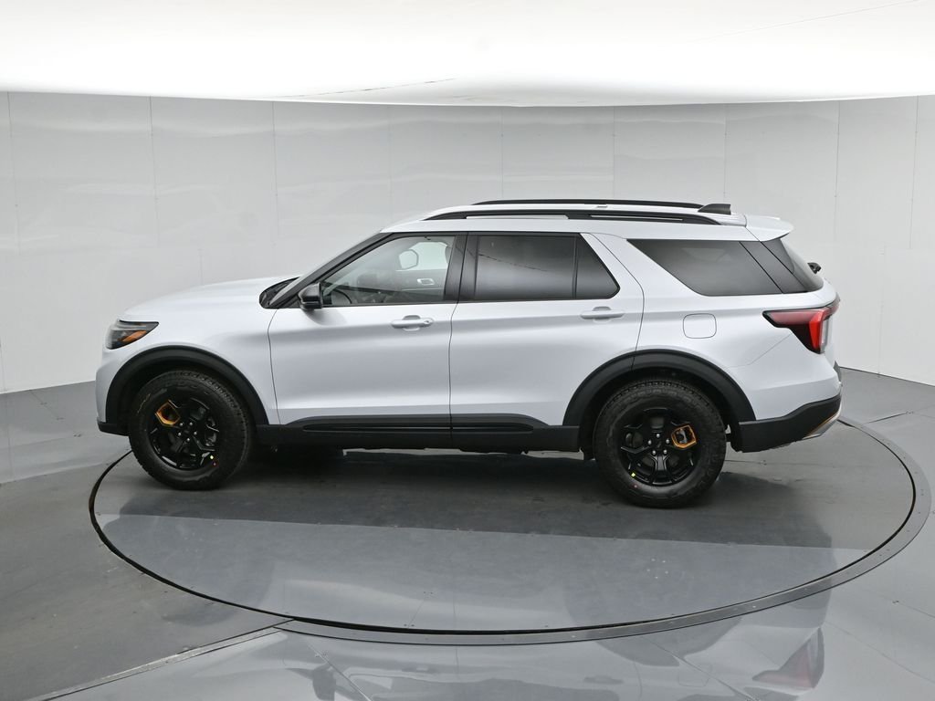 New 2026 Space White Metallic Ford Tremor image 54