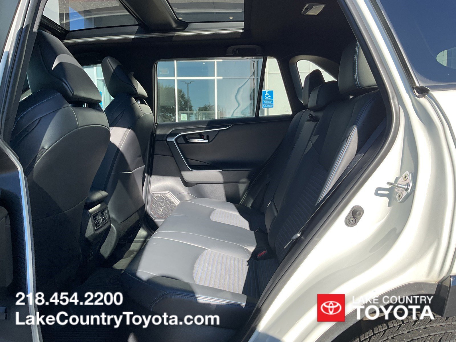 Used 2020 Blizzard Pearl Toyota XSE image 23