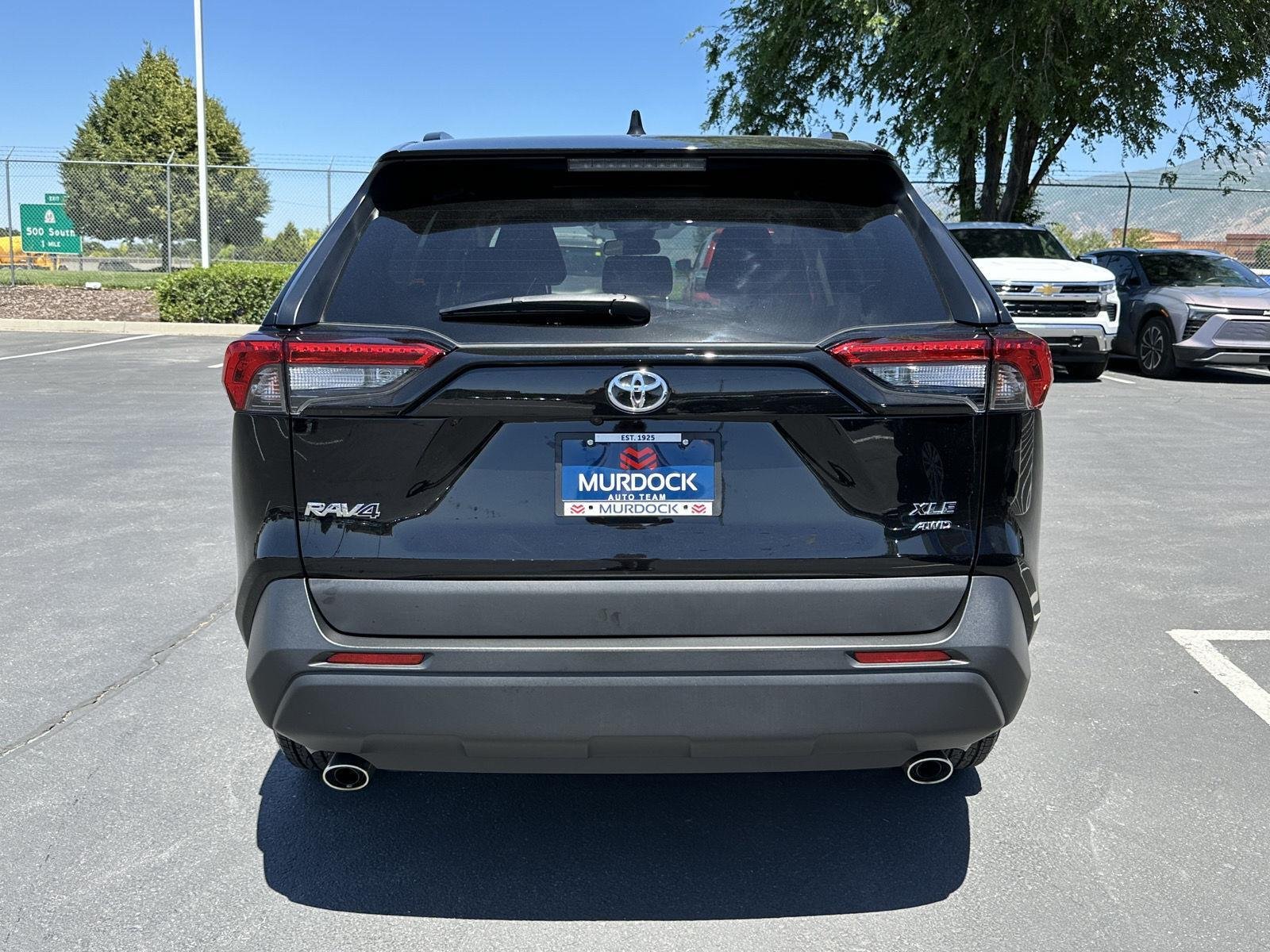 2025 Toyota RAV4 XLE - Photo 10