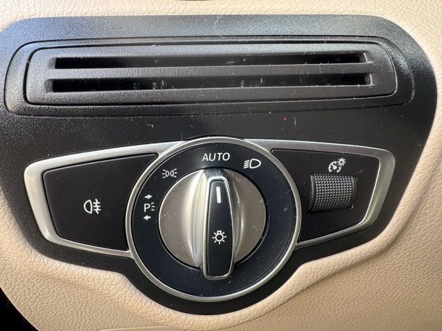 Used 2019 Black Mercedes-Benz GLC 350e image 13