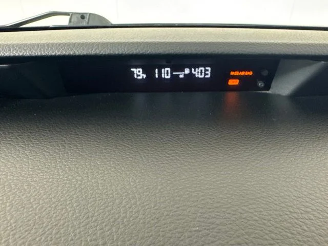 Used 2011 Satin White Pearl Subaru 2.5i image 14