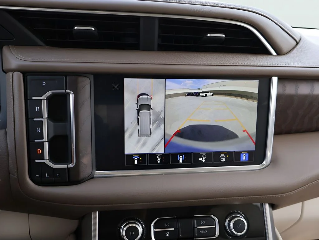 Used 2023 White Frost Tricoat GMC Denali image 25
