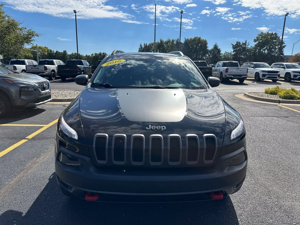 Used 2016 Black Jeep Trailhawk image 2