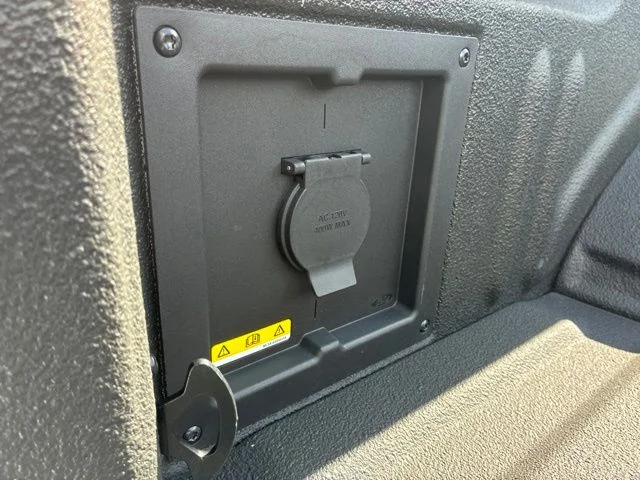 New 2026 Oxford White Ford XLT image 10
