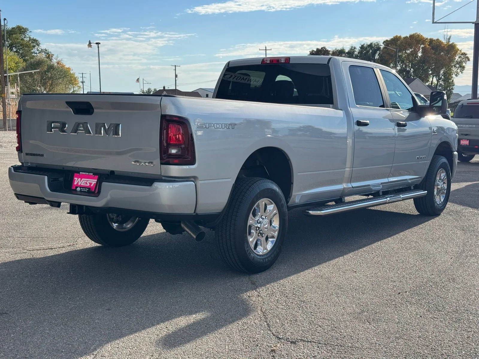 New 2027 Silver-Zynith Exterior Paint RAM Big Horn image 6