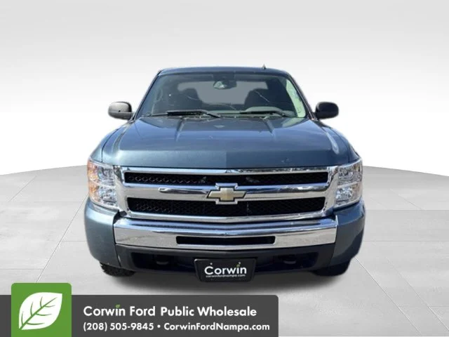 Used 2011 Blue Chevrolet LS image 2