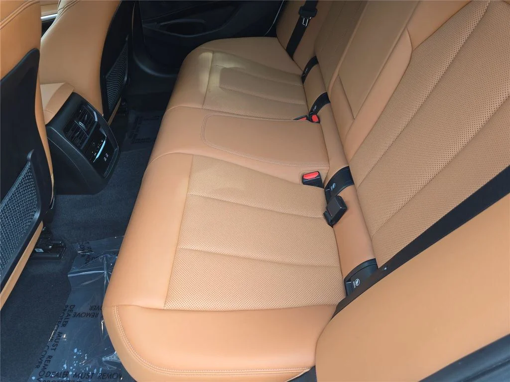Used 2022 White BMW 330e xDrive image 15