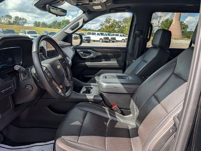 Used 2024 Black Chevrolet High Country image 9