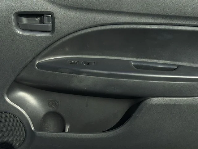 Used 2024  Mitsubishi ES image 34