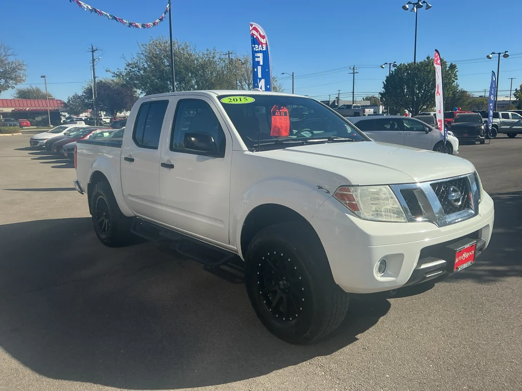 Used 2016 Glacier White Nissan SV image 3