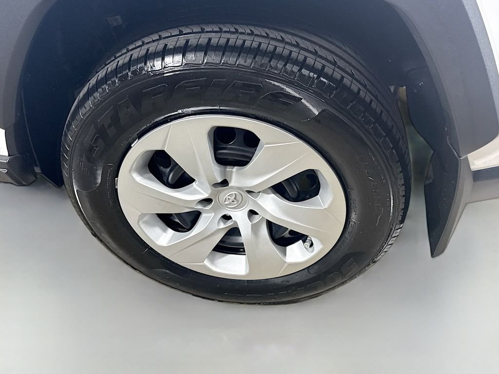 Used 2024 Ice Cap Toyota LE image 28