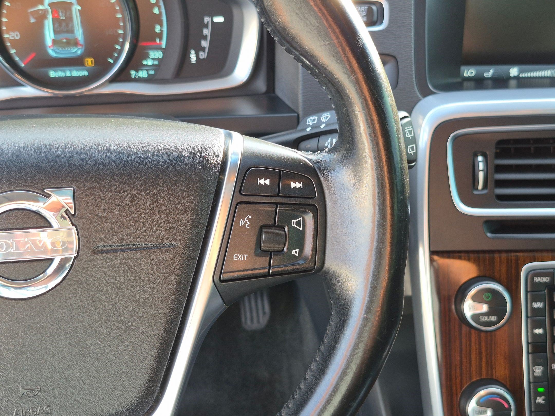 Used 2015 Bright Silver Metallic Volvo T5 Platinum image 19
