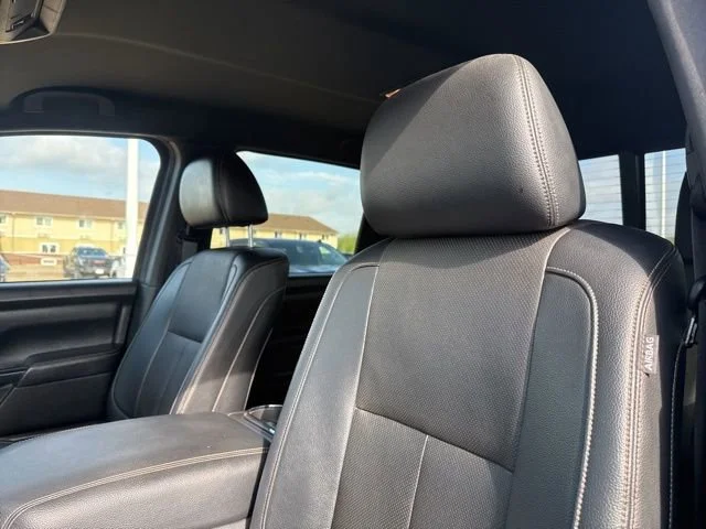 Used 2019 Magnetic Black Nissan SL image 18