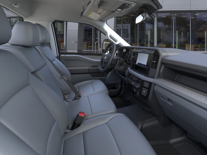 2025 Ford F-350 Super Duty Chassis Cab XLT - Photo 11