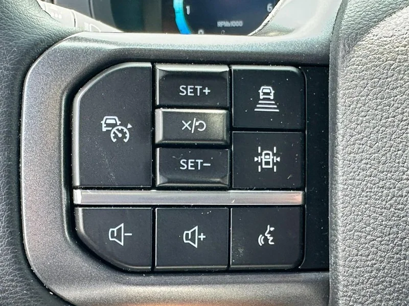 New 2026 Oxford White Ford XLT 4WD SuperCrew 5.5