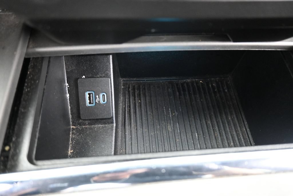 Used 2020 Black Ford XLT image 18