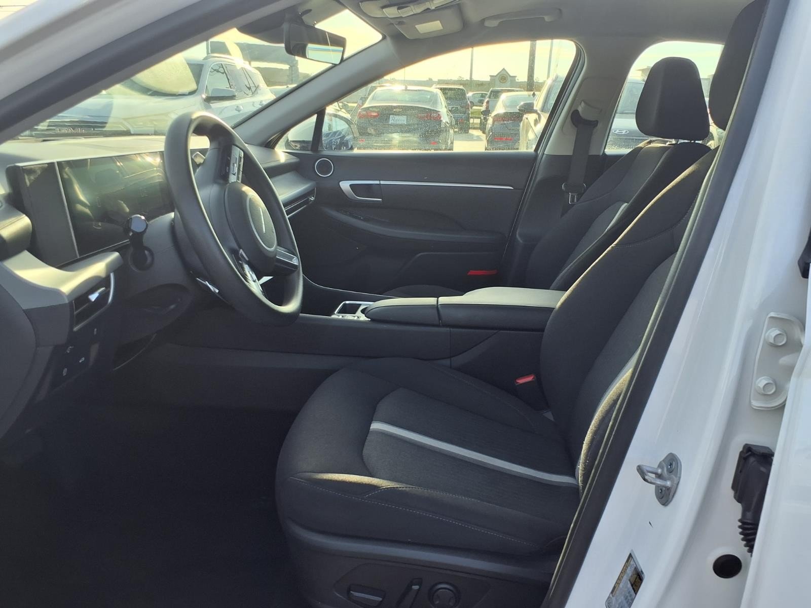 2025 Hyundai Sonata photo 16 of 25