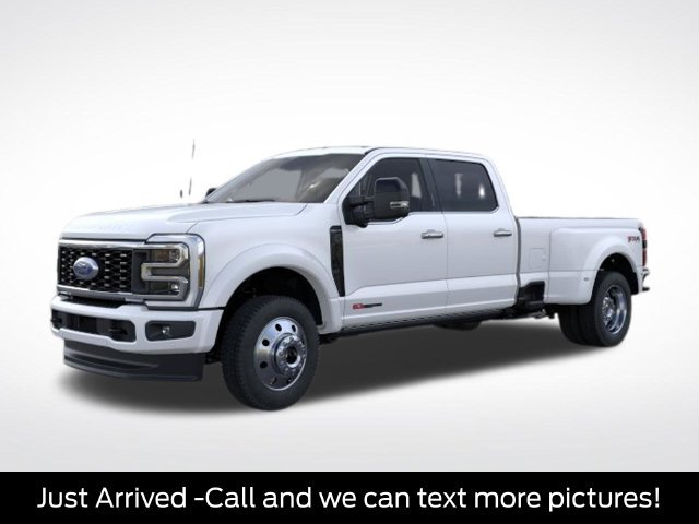 New 2026 Star White Metallic Tri-Coat Ford F-450® Platinum® image 1