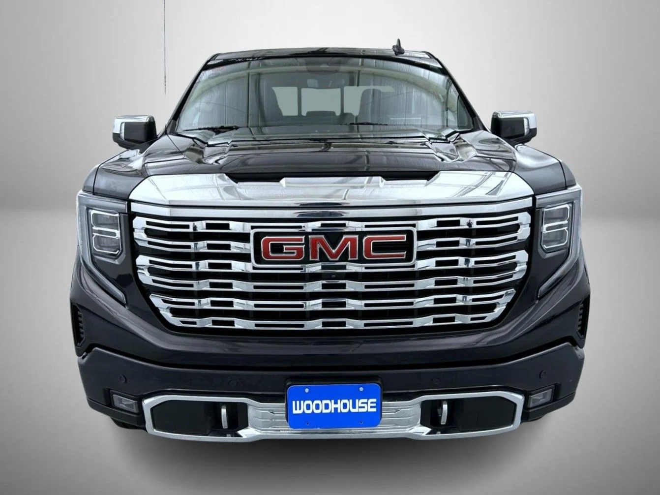 Used 2023 Silver GMC Denali image 2